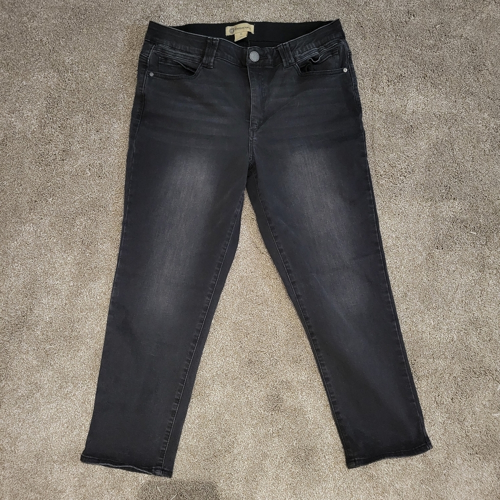 Black Women's Capri Size 16